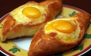 Хачапури по-аджарски Хачапури по-аджарски